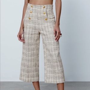 Zara BUTTONED CULOTTES
OYSTER WHITE - REF. 2404/492